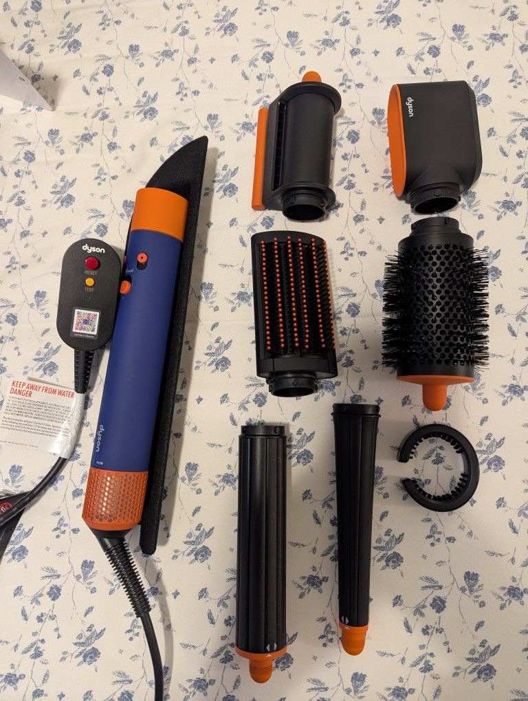 Dyson Airwrap i.d.™ – Vinca Blue/Topaz – Like New w/ Warranty + Original Packaging 