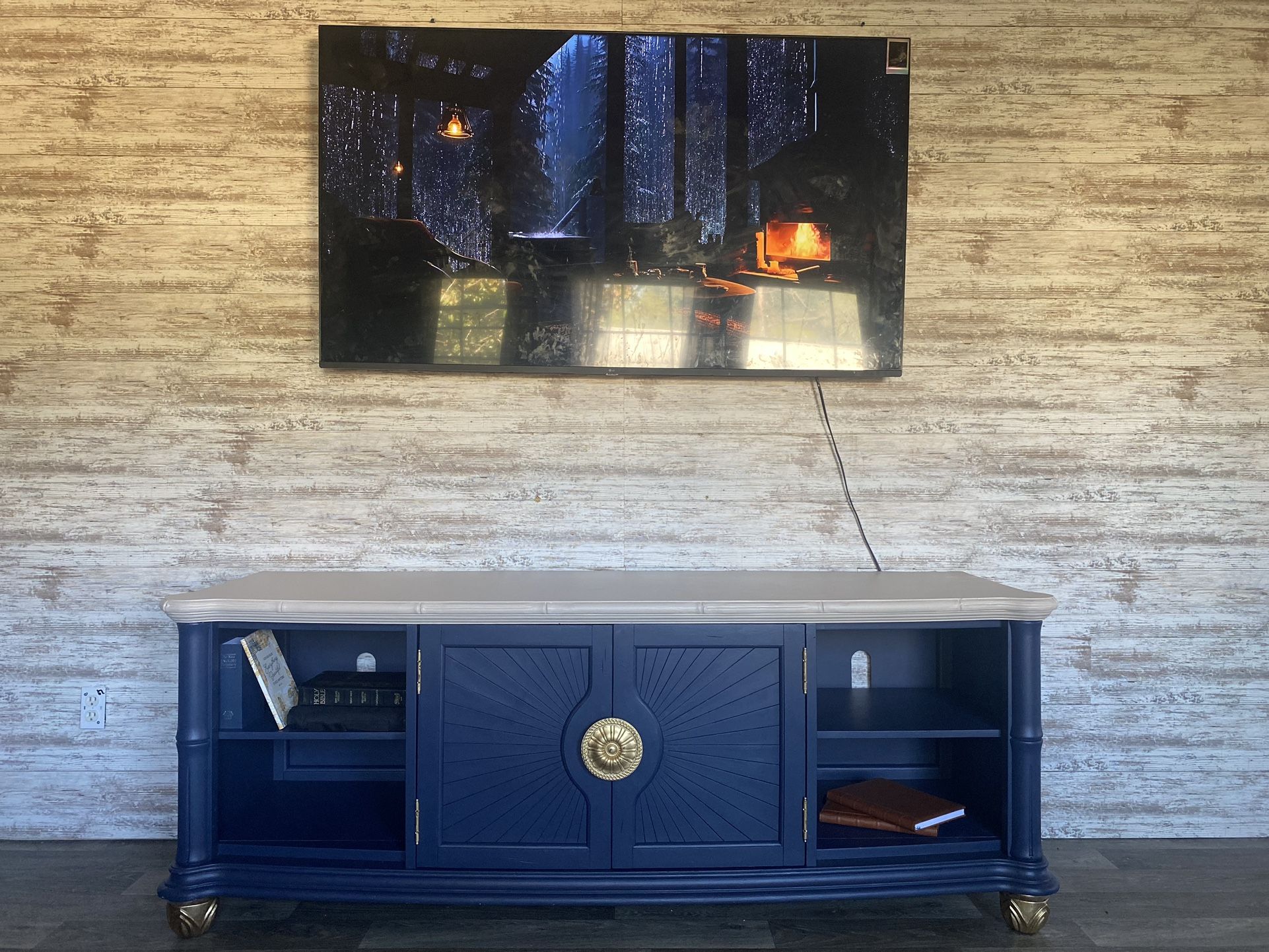 Entertainment Center π