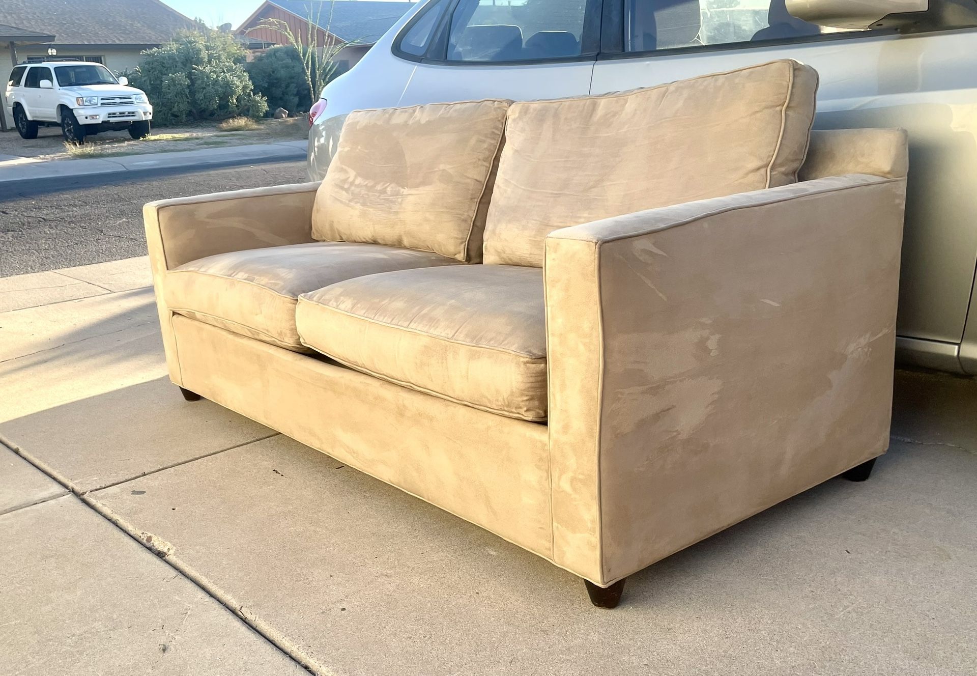 Gorgeous Super Soft Crate & Barrel Beige Barrett II 78” Queen Sleeper Sofa