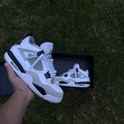 Jordan 4 Military Blacks
