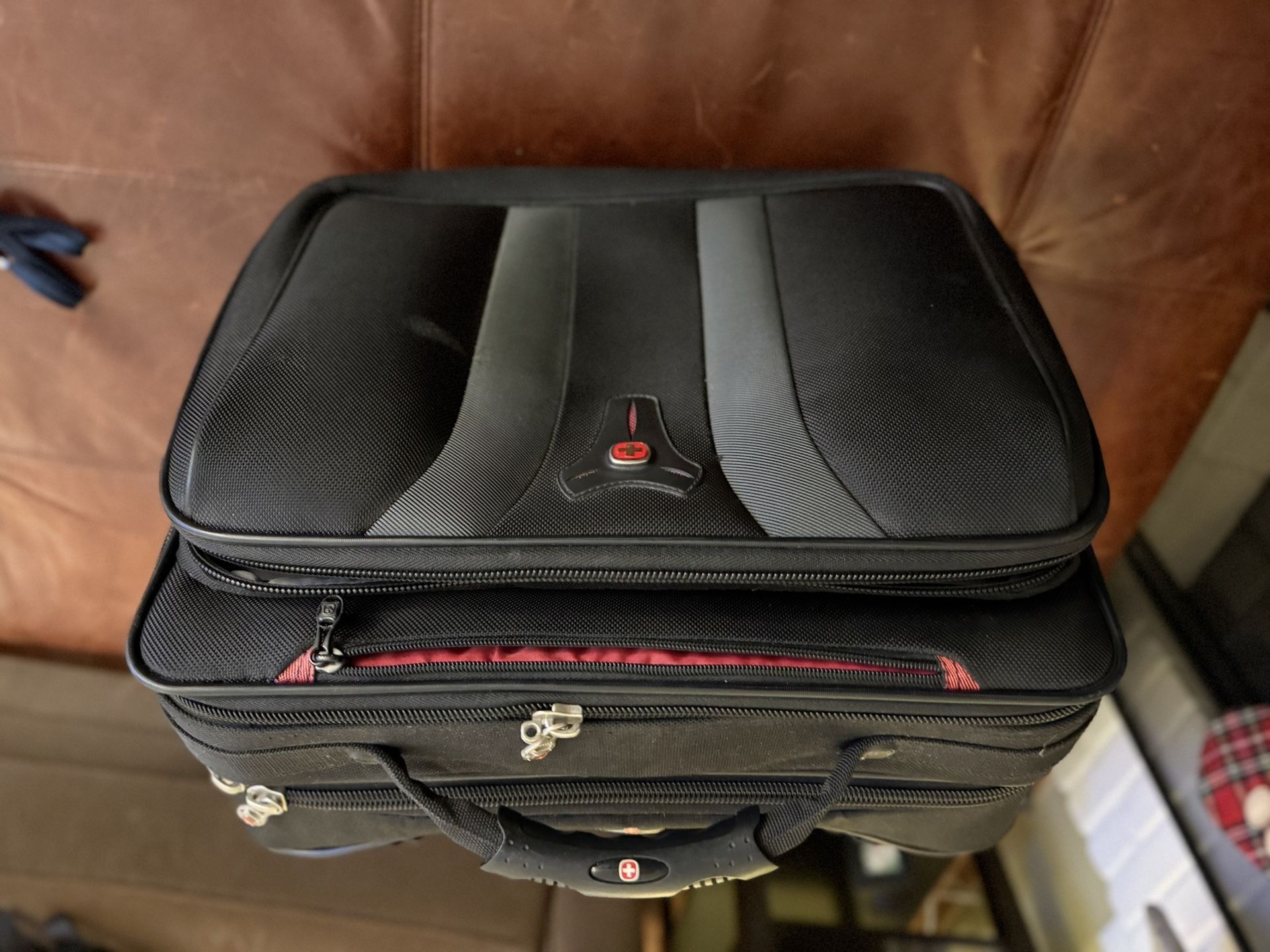 Swiss Gear roller laptop travel bag - for laptops up to 15”