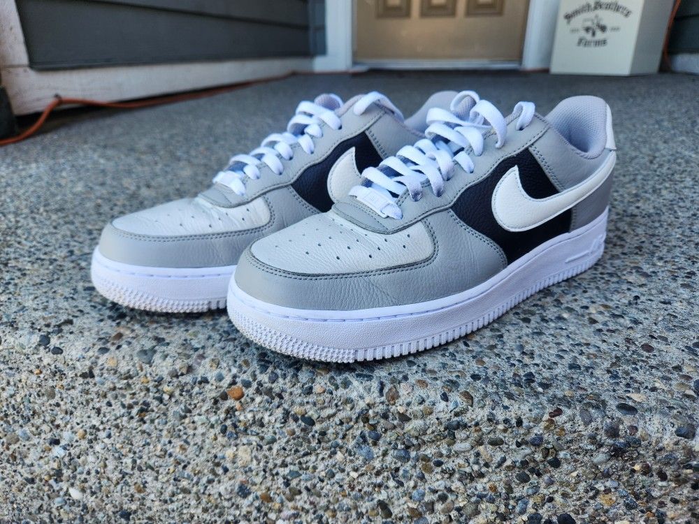 Men's Nike Air Force One's Size 10