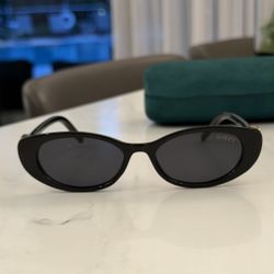 Gucci Black Cat Eye Sunglasses Shades Original Like New