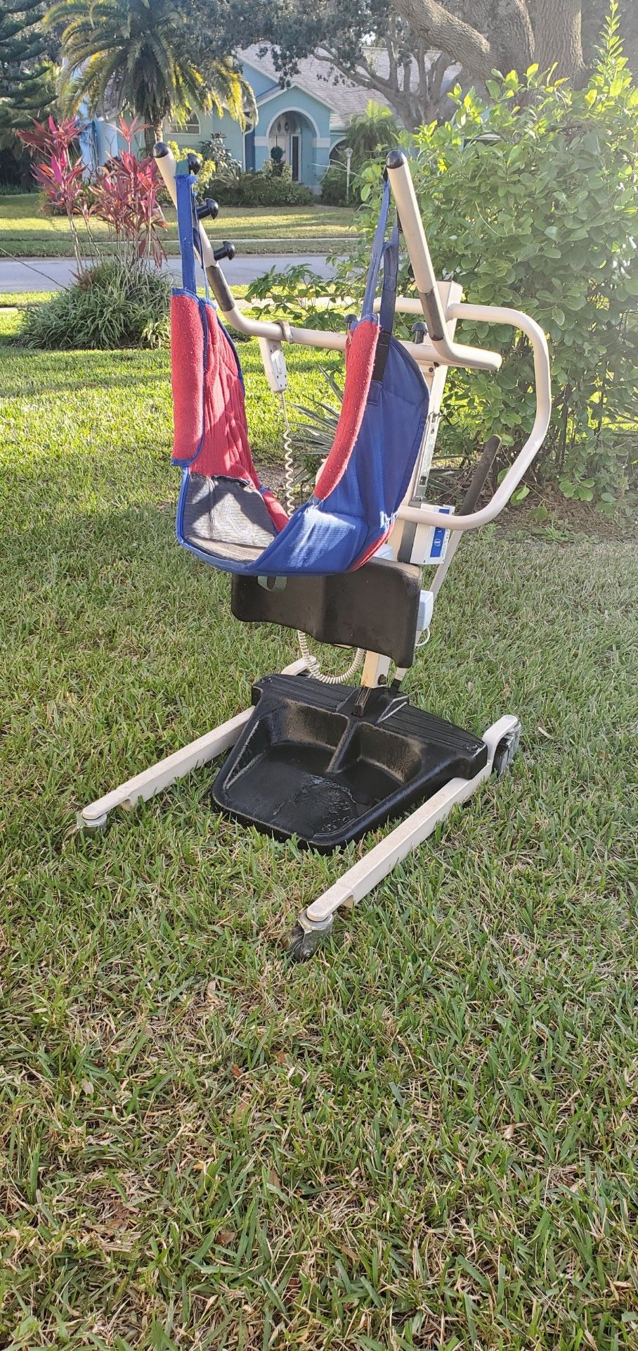 Patient Mobility Lift – Invacare Model RPs 350–1