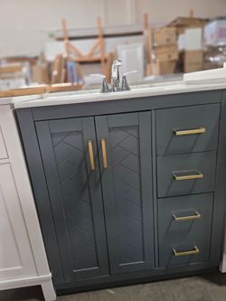 30" bathroom Vanity in Green + faucet