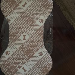 (B)Dog Feeding Mat Brand New