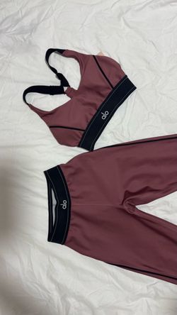 Alo set airlift suit up sports bra and legging in size small.