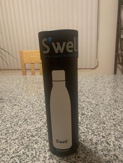 Swell Bottle Brand New 17 Oz