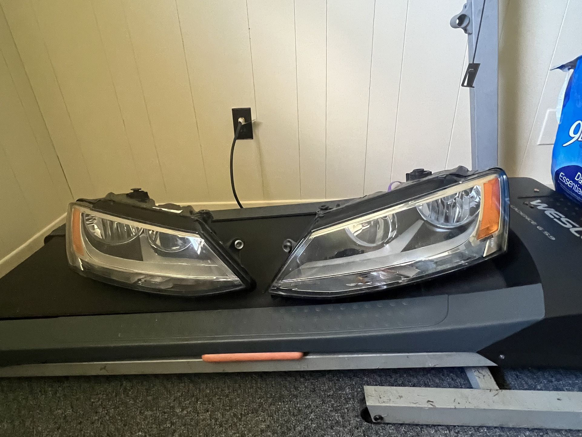 Volkswagen Jetta Headlights
