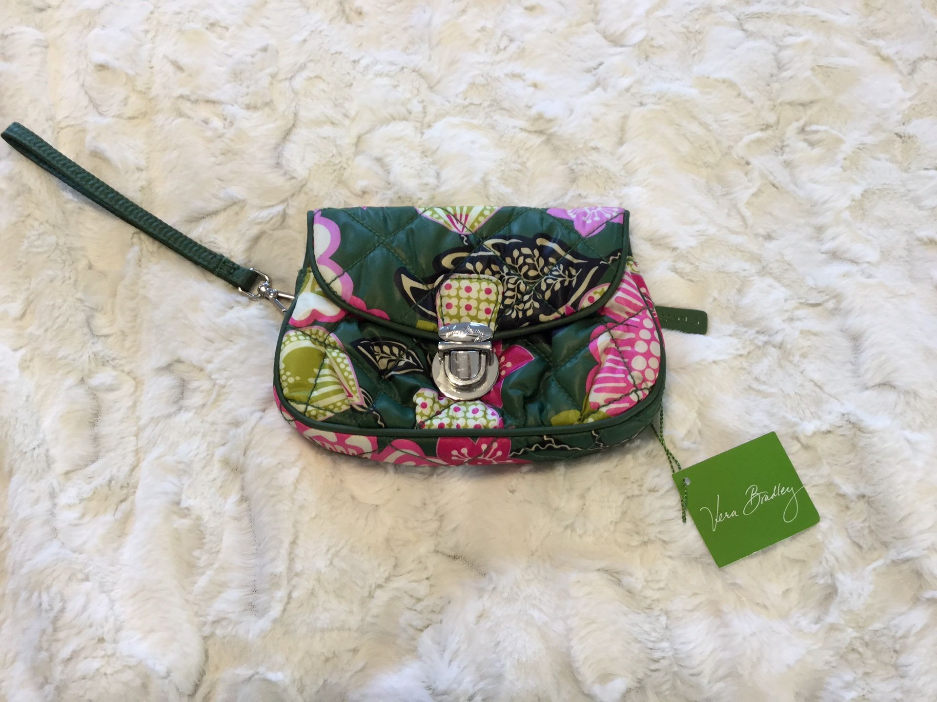 NWT Vera Bradley Puffy Wristlet in Olivia Pink