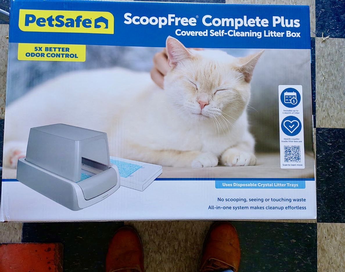 PetSafe Scoop Free Complete plus Automated Covered Litter Box