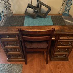 7-Drawer Wood Desk & Chair Set