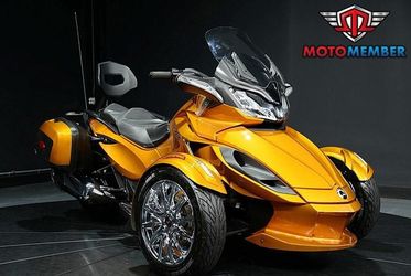 2014 Can-Am™ Spyder St Limited Se5