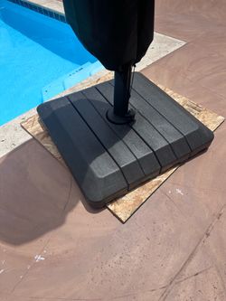 Cantilever base without wheels