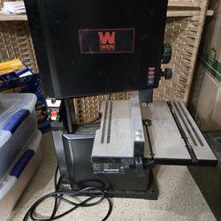 WEN 9-Inch Benchtop Band Saw – Model 3959T – $60