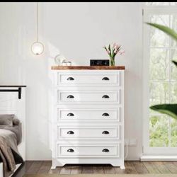 White Wood Dresser with 5 Drawers