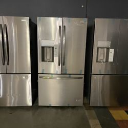 New Frigidaire Bottom Freezer Refrigerator With Water And Ice Dispenser‼️