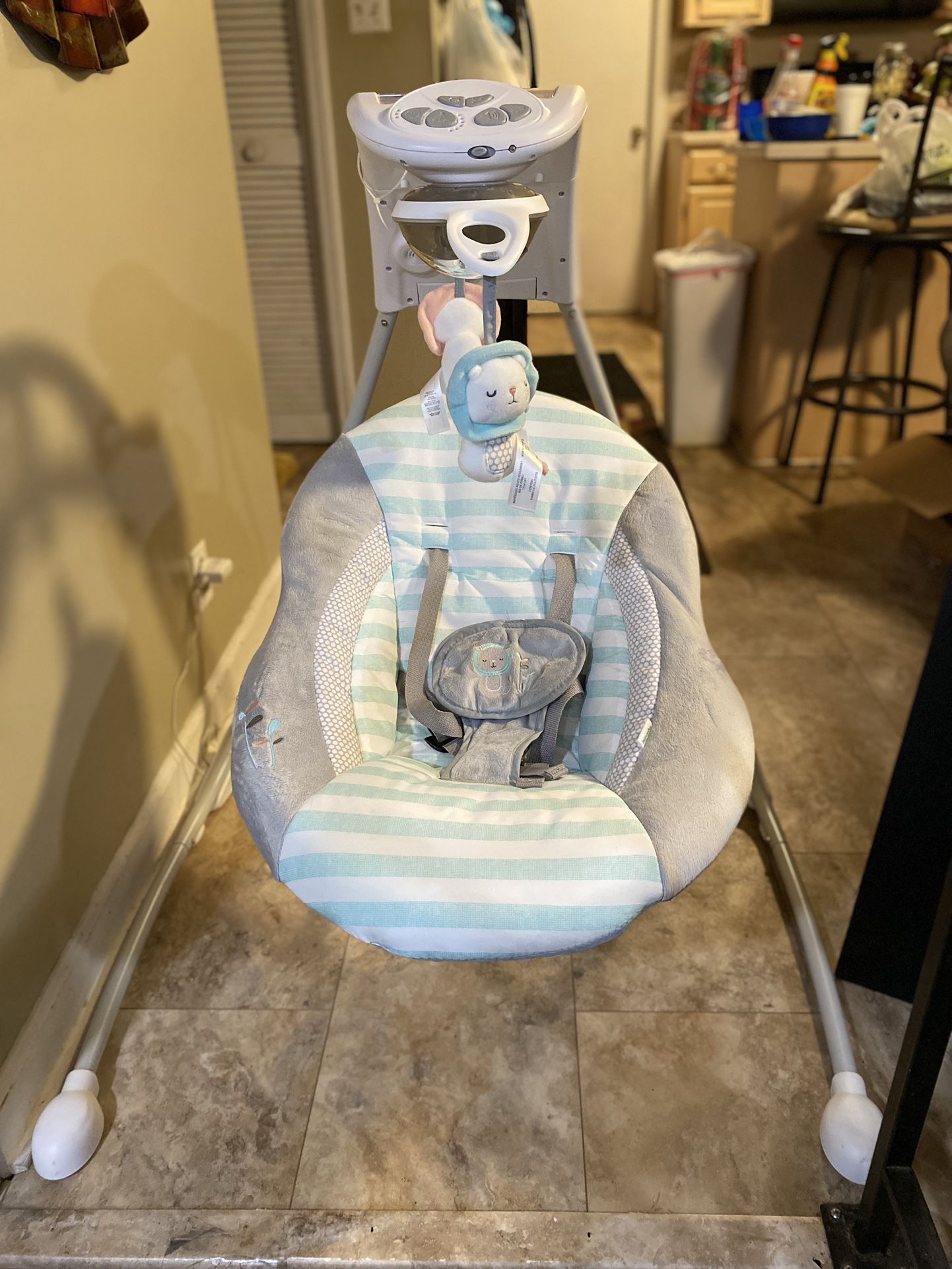 Ingenuity InLighten 6-Speed Foldable Baby Swing 0-9 Months 6-20 lbs (Blue Landry the Lion) Cash Only
