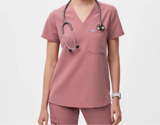Scrubs plus size