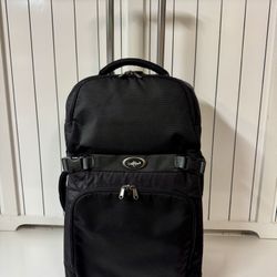 Practically New Eagle Creek Tarmac 22 Carry-On Luggage - 2850cu in