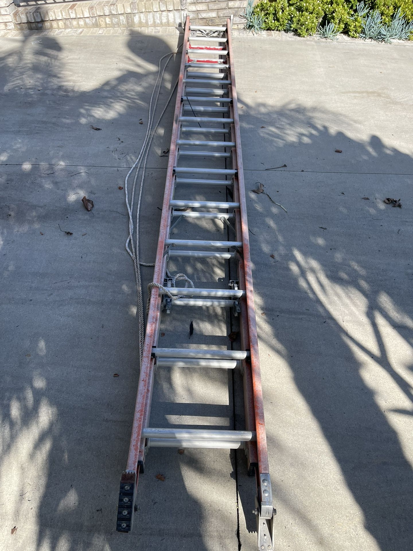 Little Giant Lunar 28 ft extension ladder