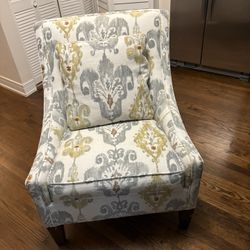 Elegant TOMS-PRICE Accent Chair – Great Condition