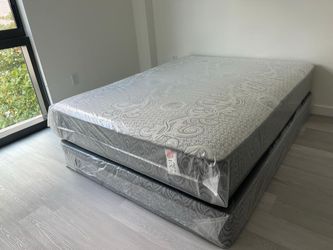 NEW MATTRESS FULL SIZE PLUSH WITH BOX SPRING