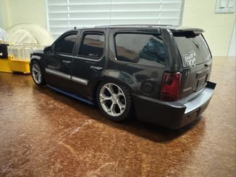 Dropped Yukon Denali Model Toy
