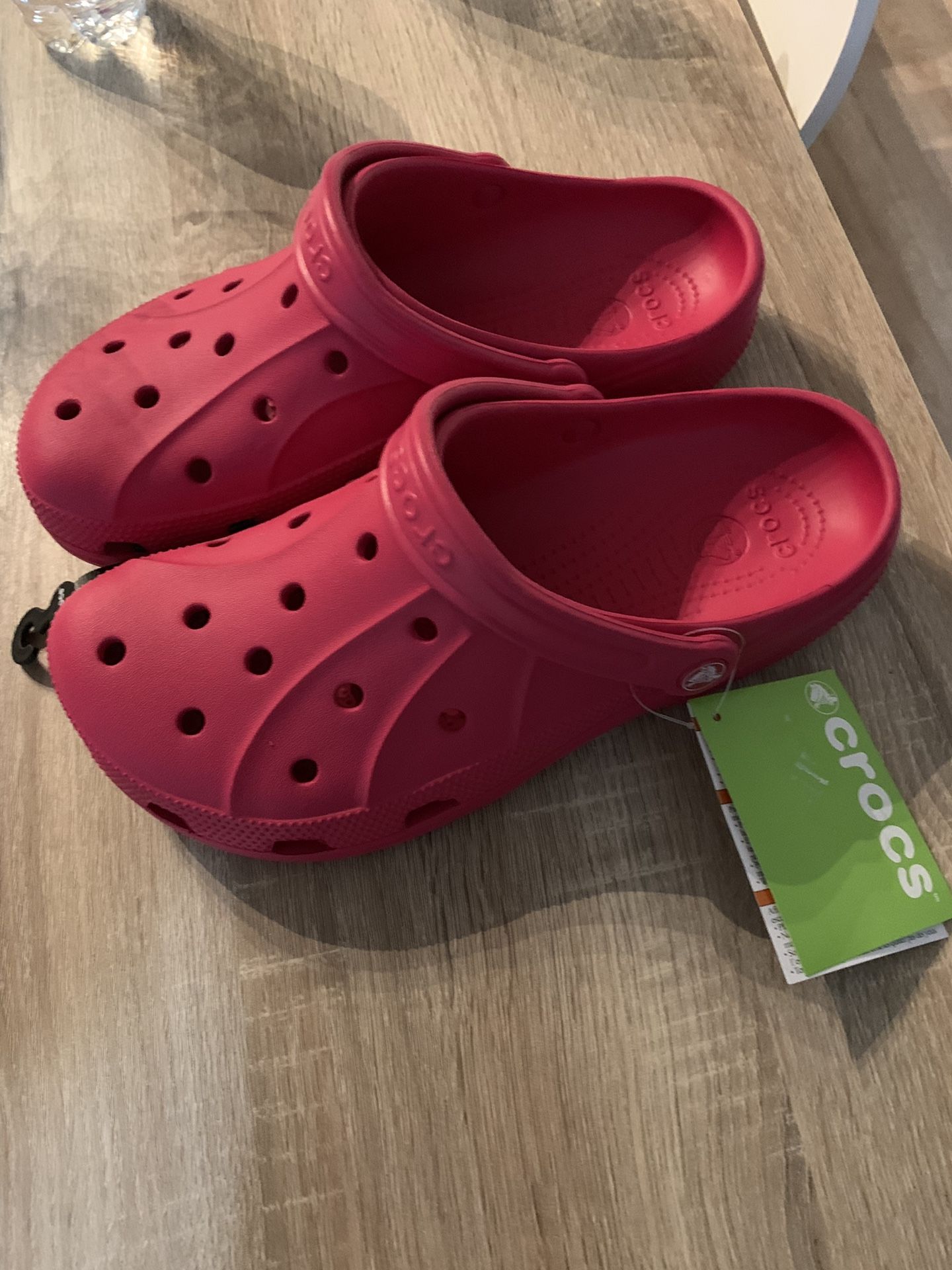 NEW hot pink Crocs sz 9M / 11W