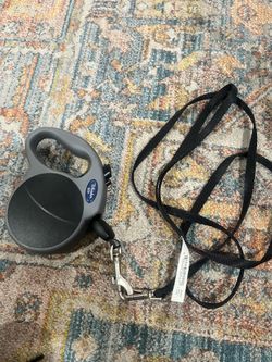 Retractable dog leash