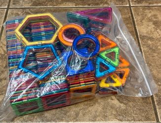 Magformers magnetic building set
