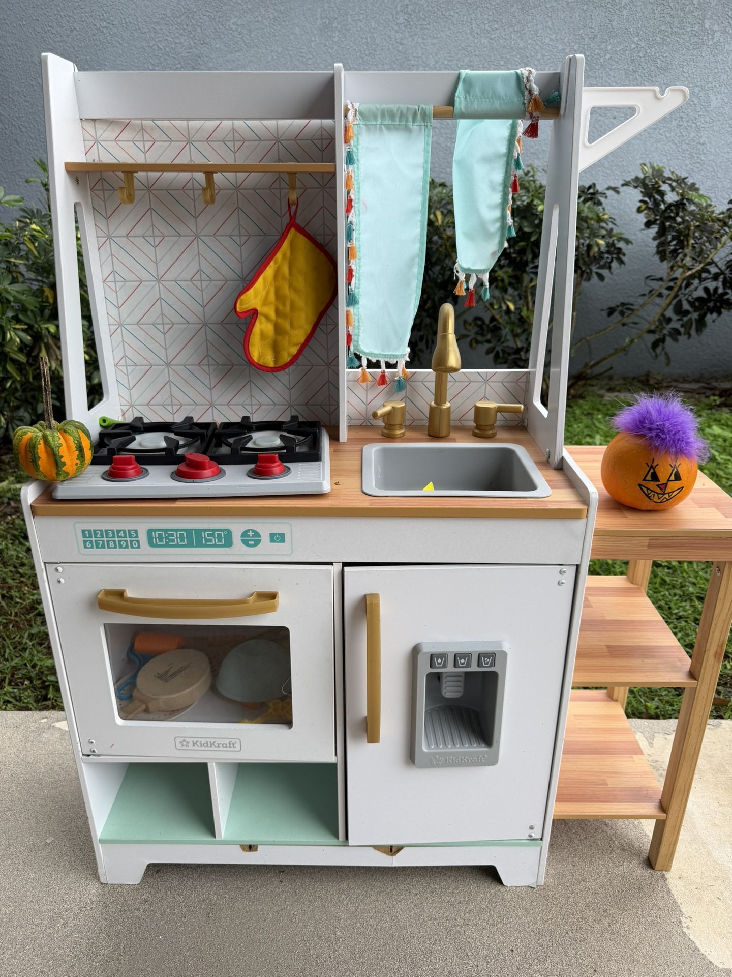Kids Play Kitchen