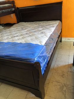 Queen size complete New bed with mattresses included///Cama Nueva queen con colchones incluidos