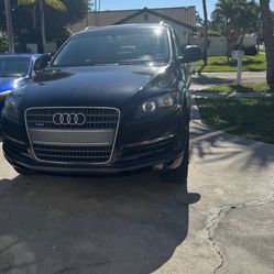 2009 Audi Q7 · 3.6 Quattro Premium Sport Utility 4D