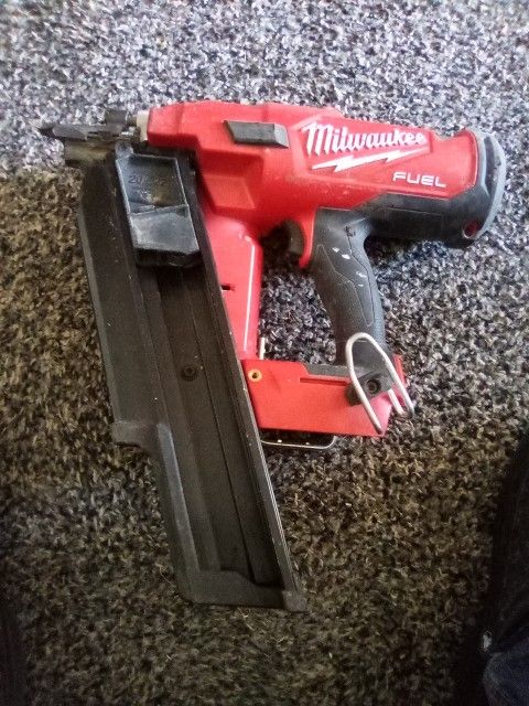 Milwaukee Battery Framing Gun