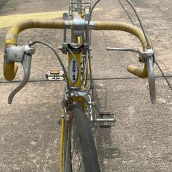 Vintage Yellow Road Bike – Classic Cruiser Style