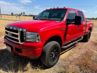 Ford F-250 Super Duty Crew Cab Pickup Truck