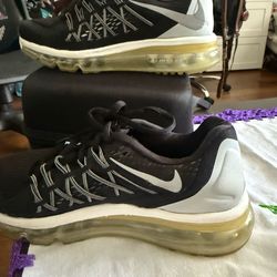 Nike Air Maxx size 6