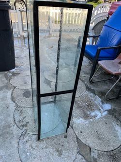 Large fish tank; it has no lid but is in good condition and does not leak. It measures 21 inches high, 48 inches long, and 12 1/2 inches wide