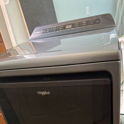 Whirlpool Smart Washer & Dryer Set (Like New)