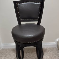 3 Swivel bar height Stools