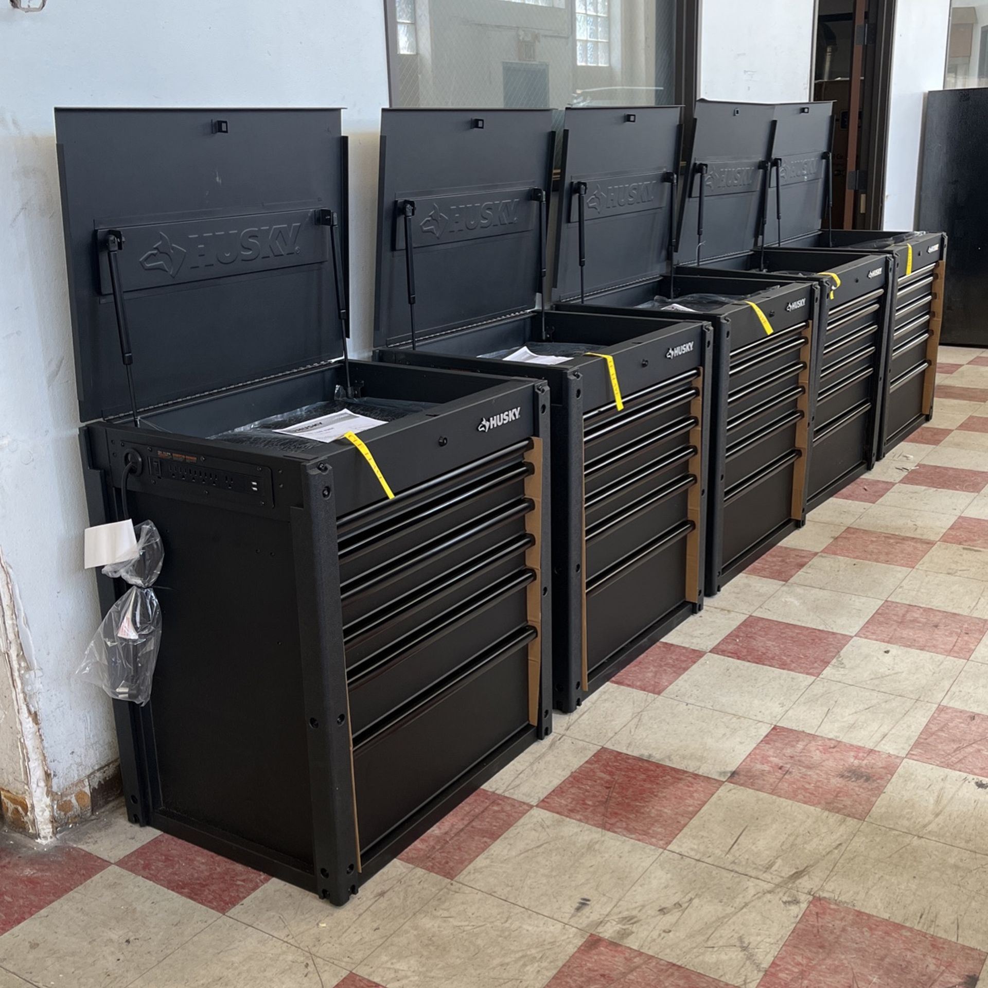 31" HUSKY 6DRAWER ROLLING TOOL CART BRAND NEW for Sale in Santa Paula
