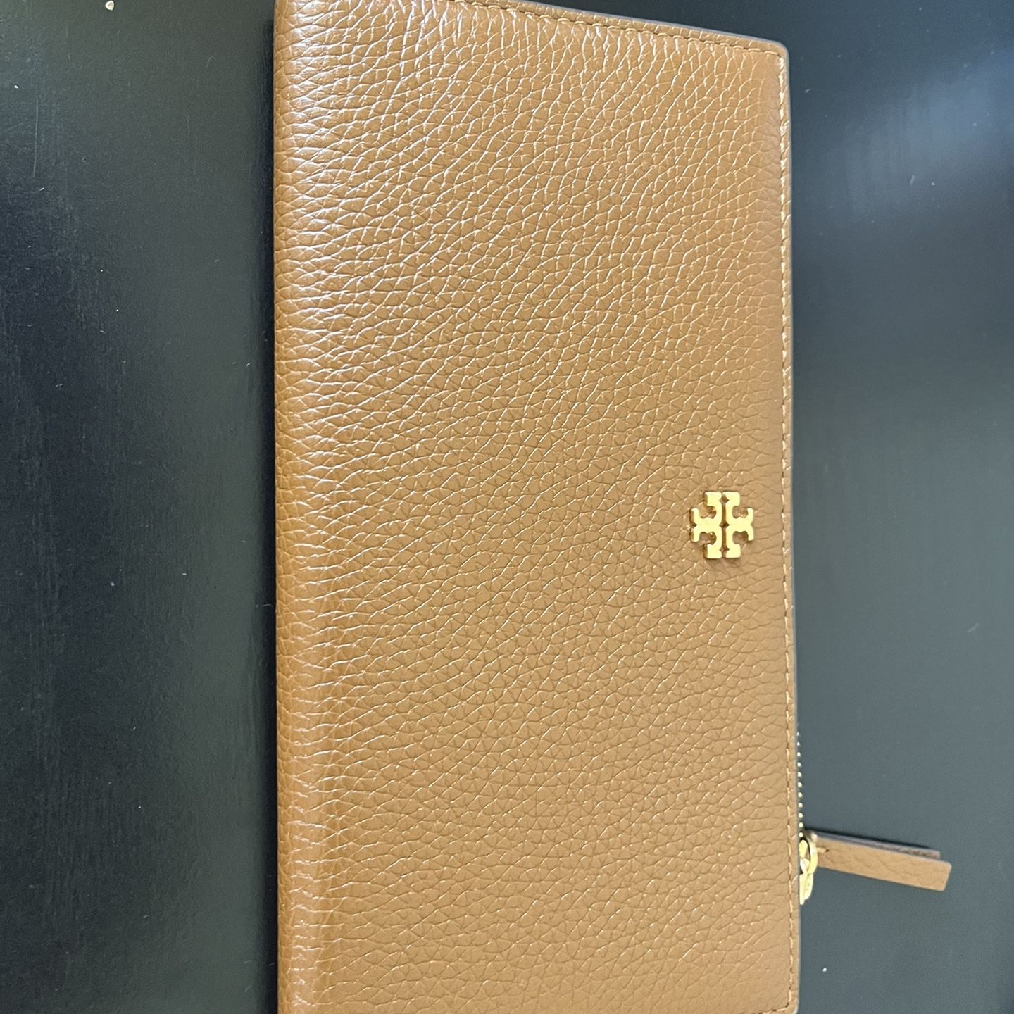 Tory Burch Emerson Slim Card Case New With 40$ for Sale in Ladera Ranch, CA  - OfferUp