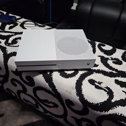 Xbox One S (white)