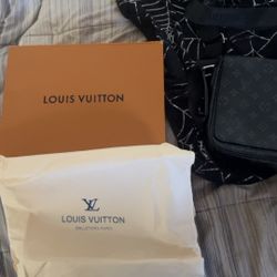 LV Messenger Bag Need Gone!