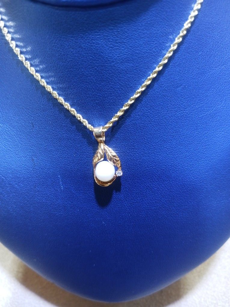 Rope Chain W/ Pearl Charm