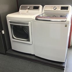 New Scratch And Dent LG Washer And Dryer Set. 1 Year Warranty 