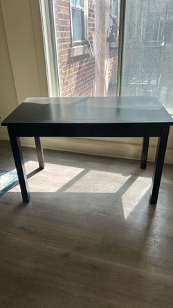 Free kitchen table w/ 2 chairs