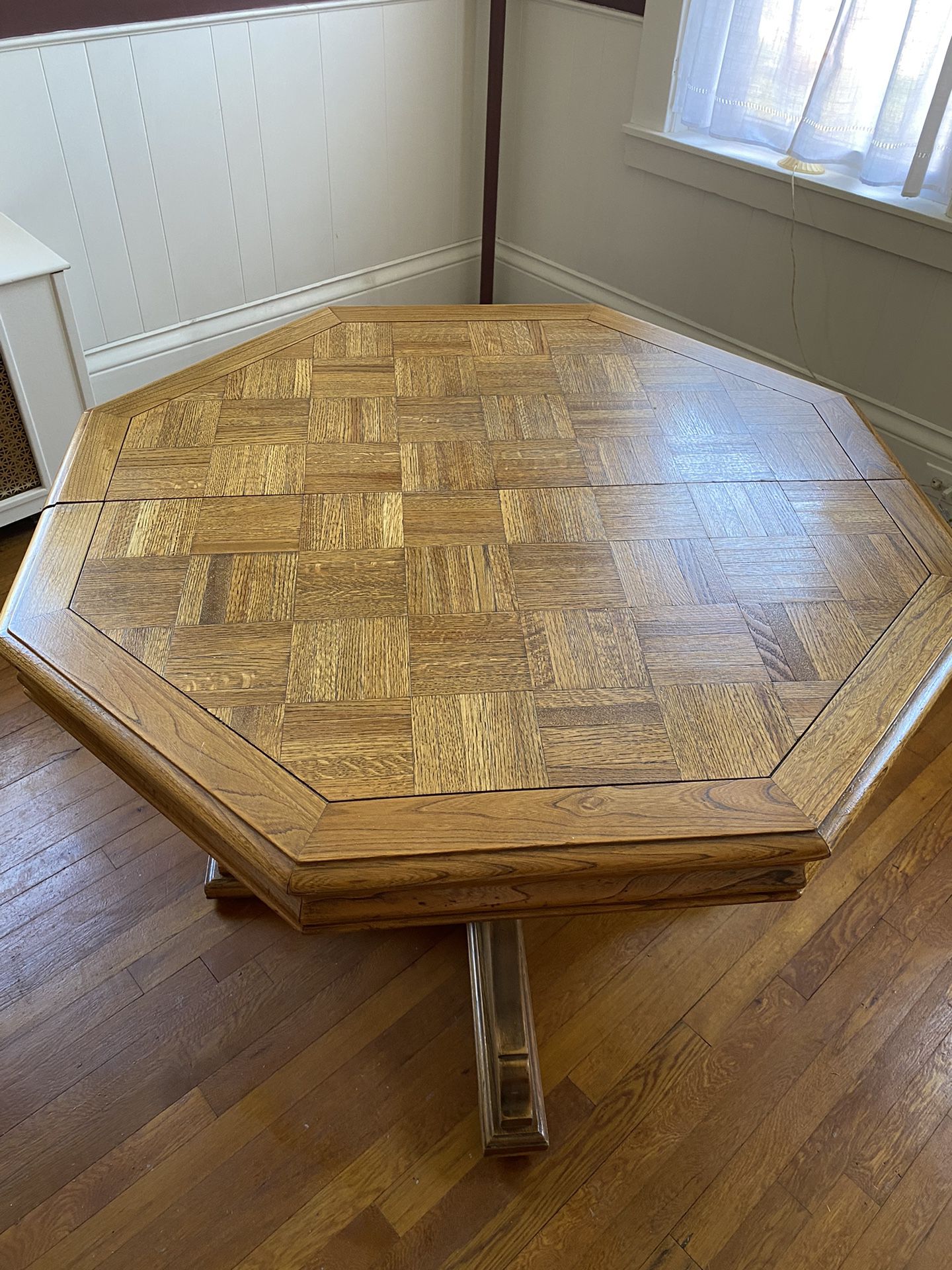 Round Octagonal Dining Table