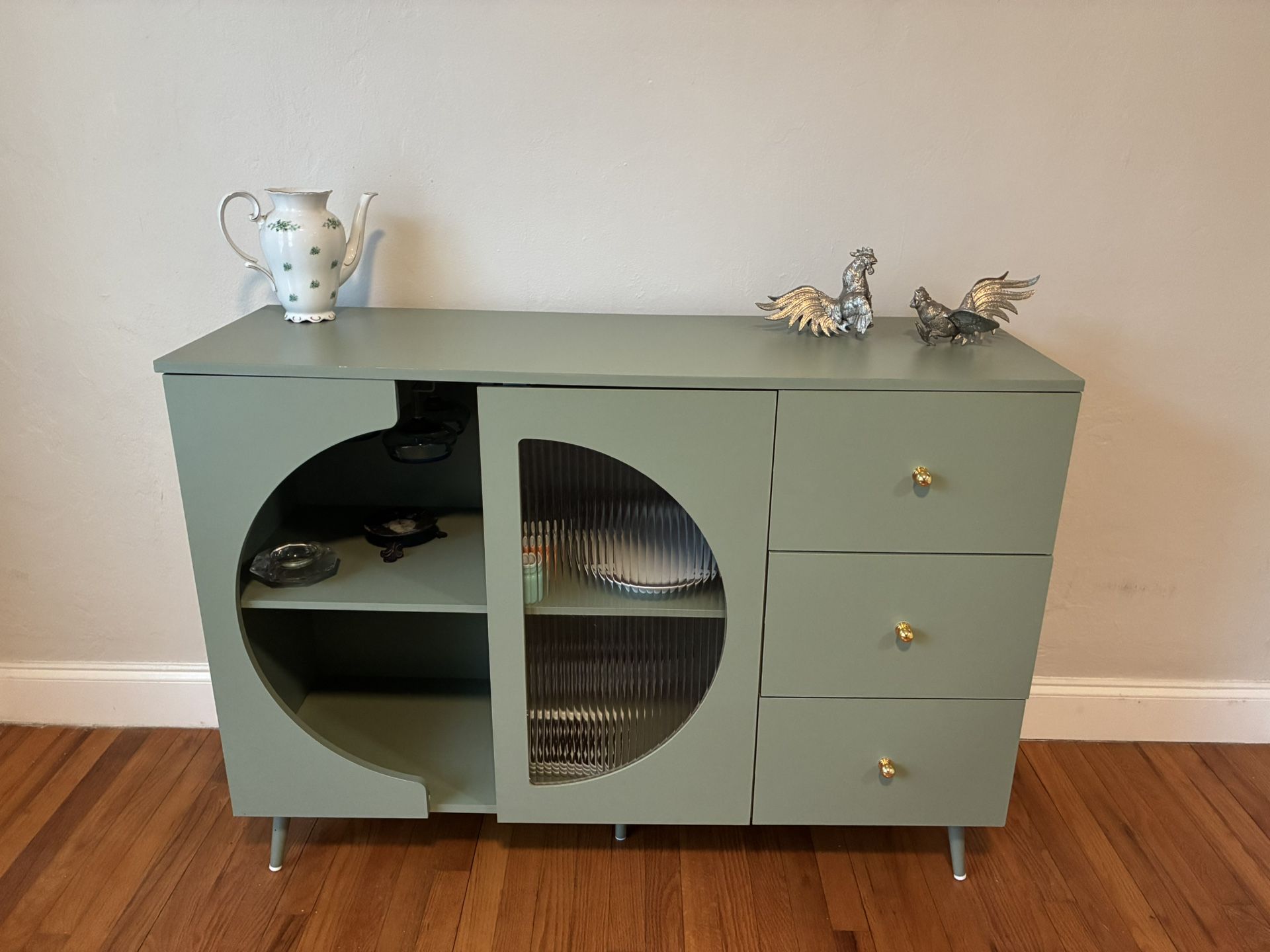 Factboll COffe bwr Caninet With Wine Rack 